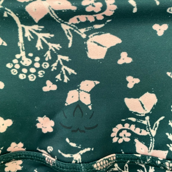 Beyond yoga floral pants size small - Picture 7 of 8
